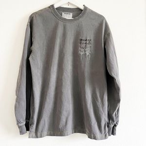 Musium Div. Gray long Sleeve Tshirt Art de la Galerie M/L Spell Out